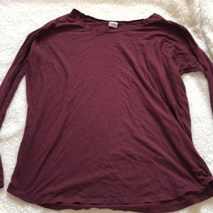 Loose-fitting long sleeve top